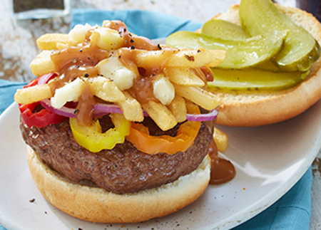 Burger à la poutine piquante